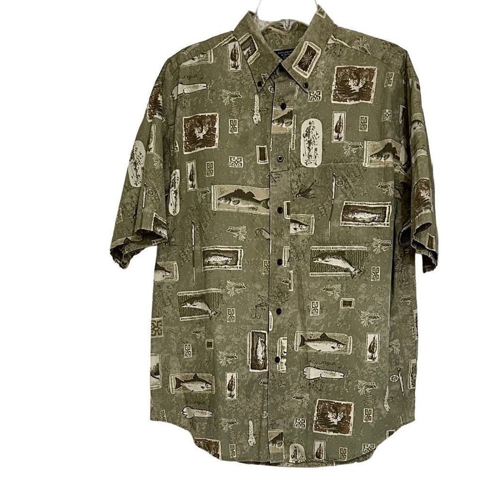 Roundtree & Yorke Outdoors Men's Large Fish Print Short Sleeve Button Down Shirt